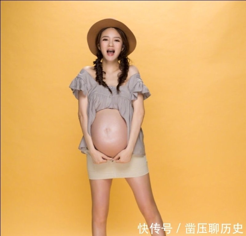 在为宝宝挑选衣物时,妈妈们往往会特别关注哺乳功能。今天,我们就一起来看看不同品牌和风格的哺乳衣服图片,并分享一些选购指南。